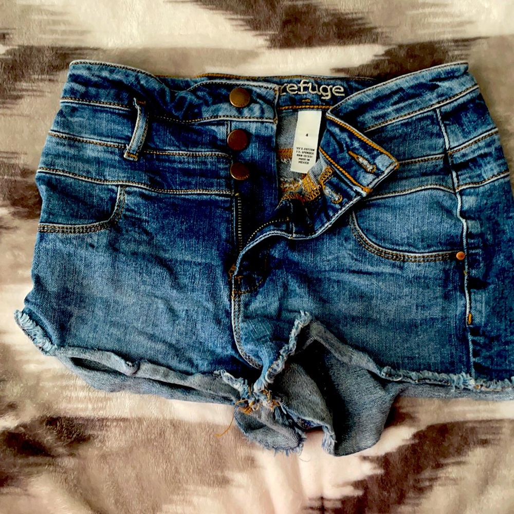 HIGH-WAISTED Jean shorts